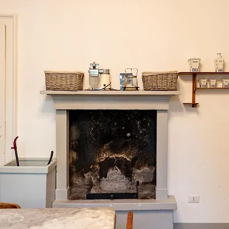 Eugenia By Interhome デルヴィオ